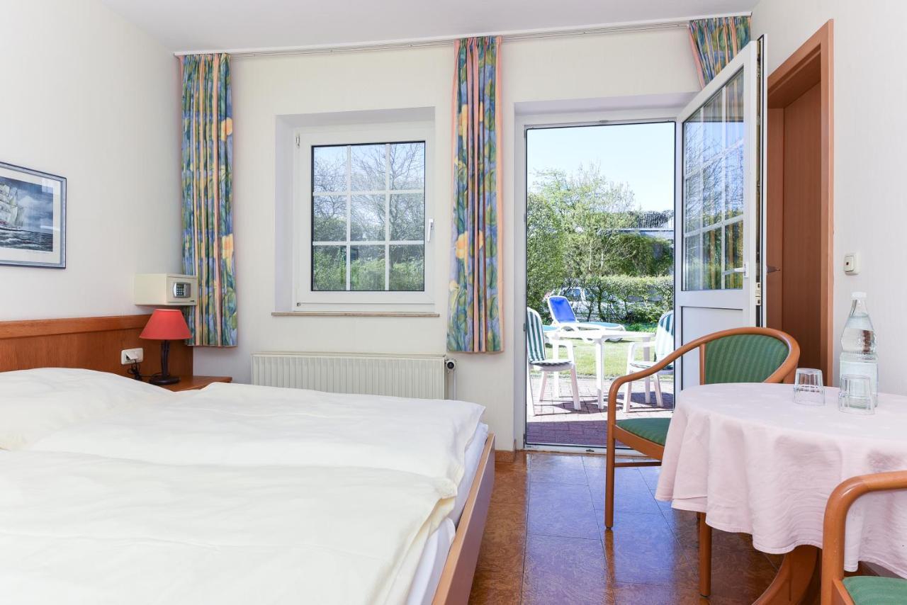 Hotel-Pension Stoertebeker ベンサージール エクステリア 写真