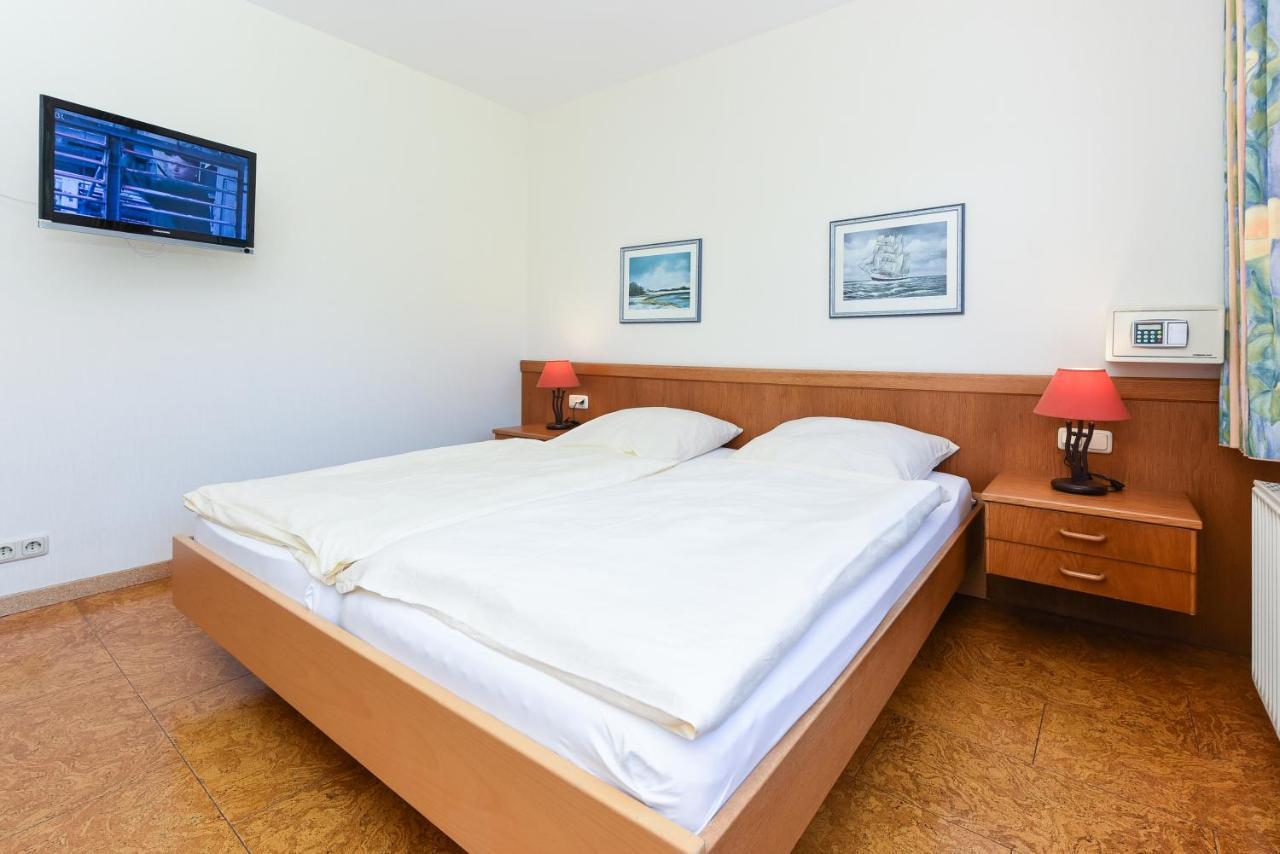 Hotel-Pension Stoertebeker ベンサージール エクステリア 写真
