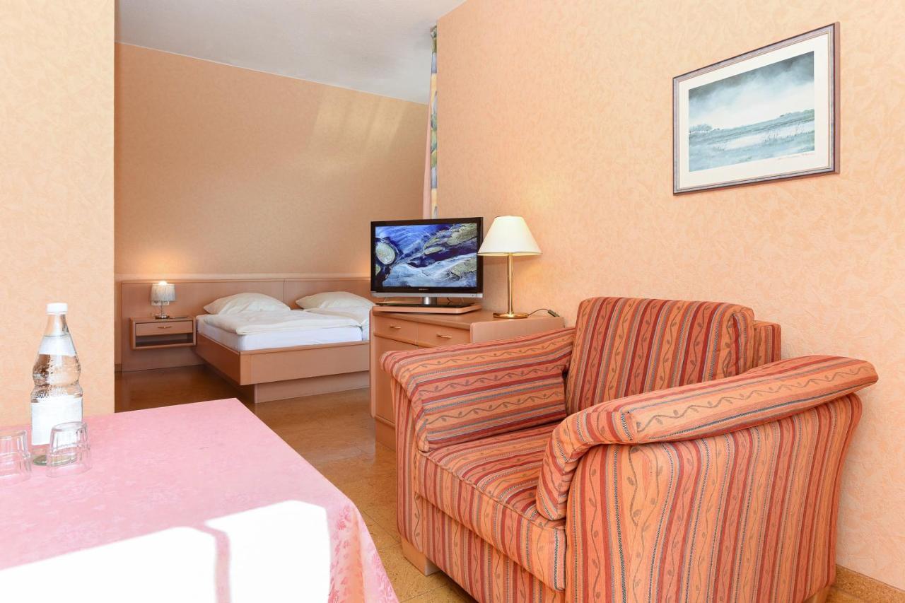Hotel-Pension Stoertebeker ベンサージール エクステリア 写真