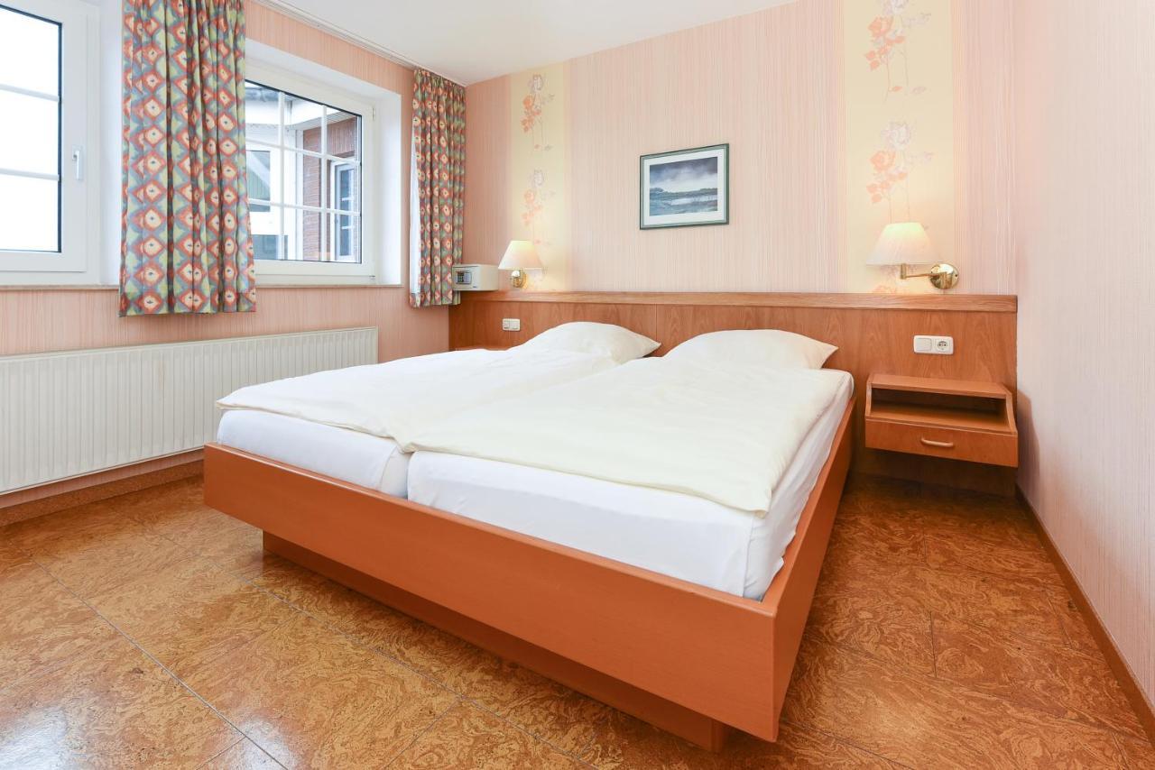 Hotel-Pension Stoertebeker ベンサージール エクステリア 写真