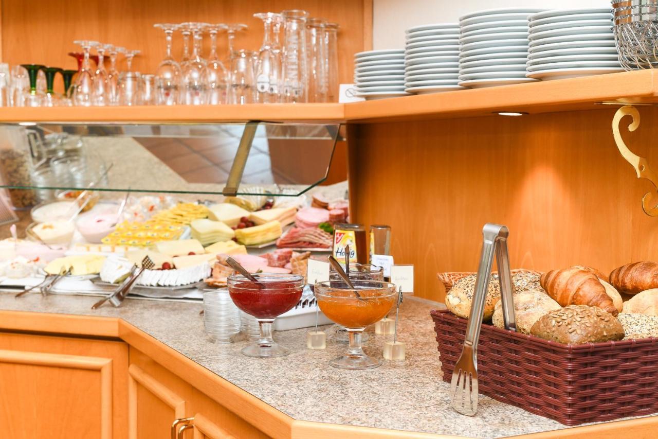 Hotel-Pension Stoertebeker ベンサージール エクステリア 写真
