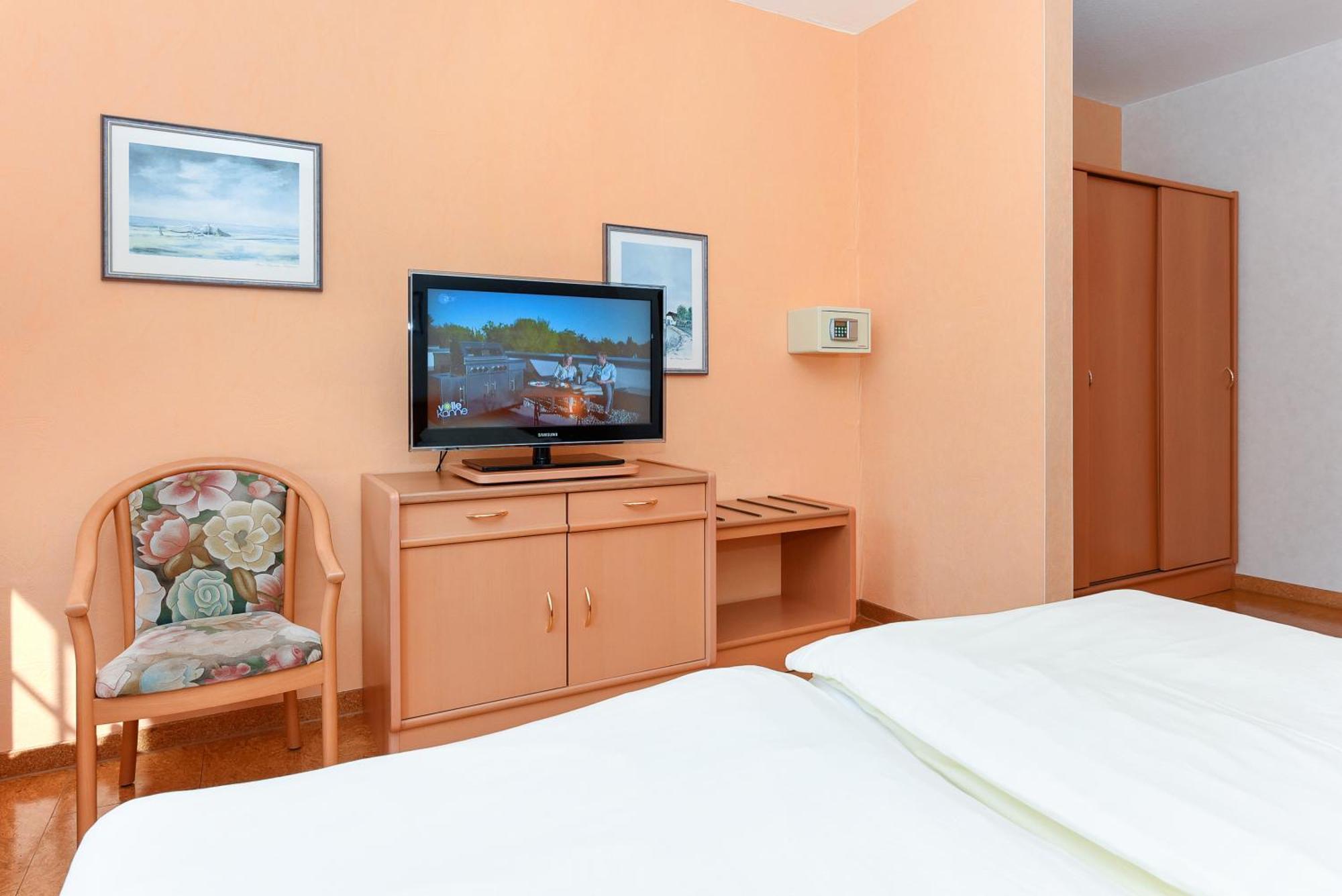 Hotel-Pension Stoertebeker ベンサージール エクステリア 写真