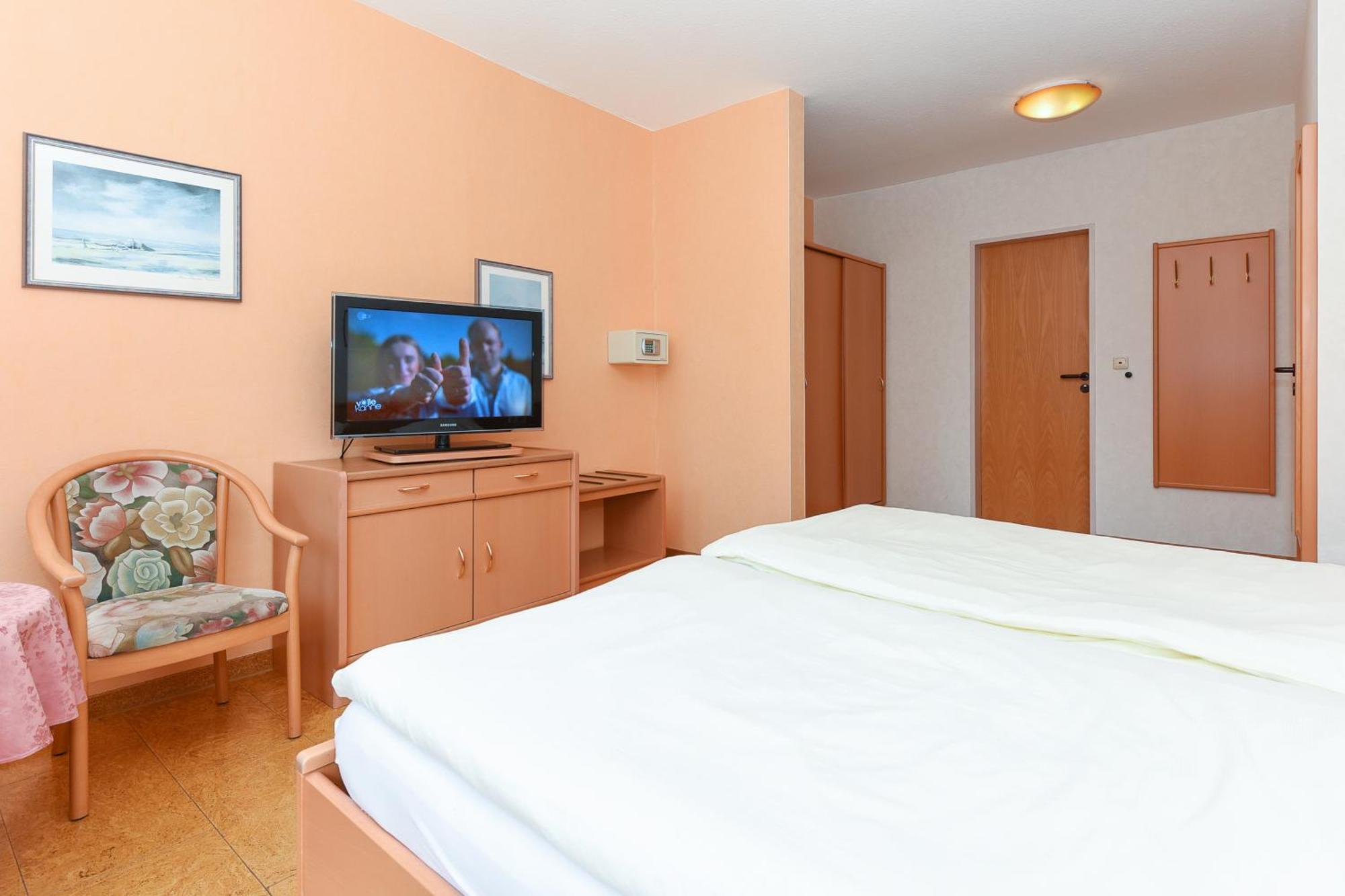 Hotel-Pension Stoertebeker ベンサージール エクステリア 写真