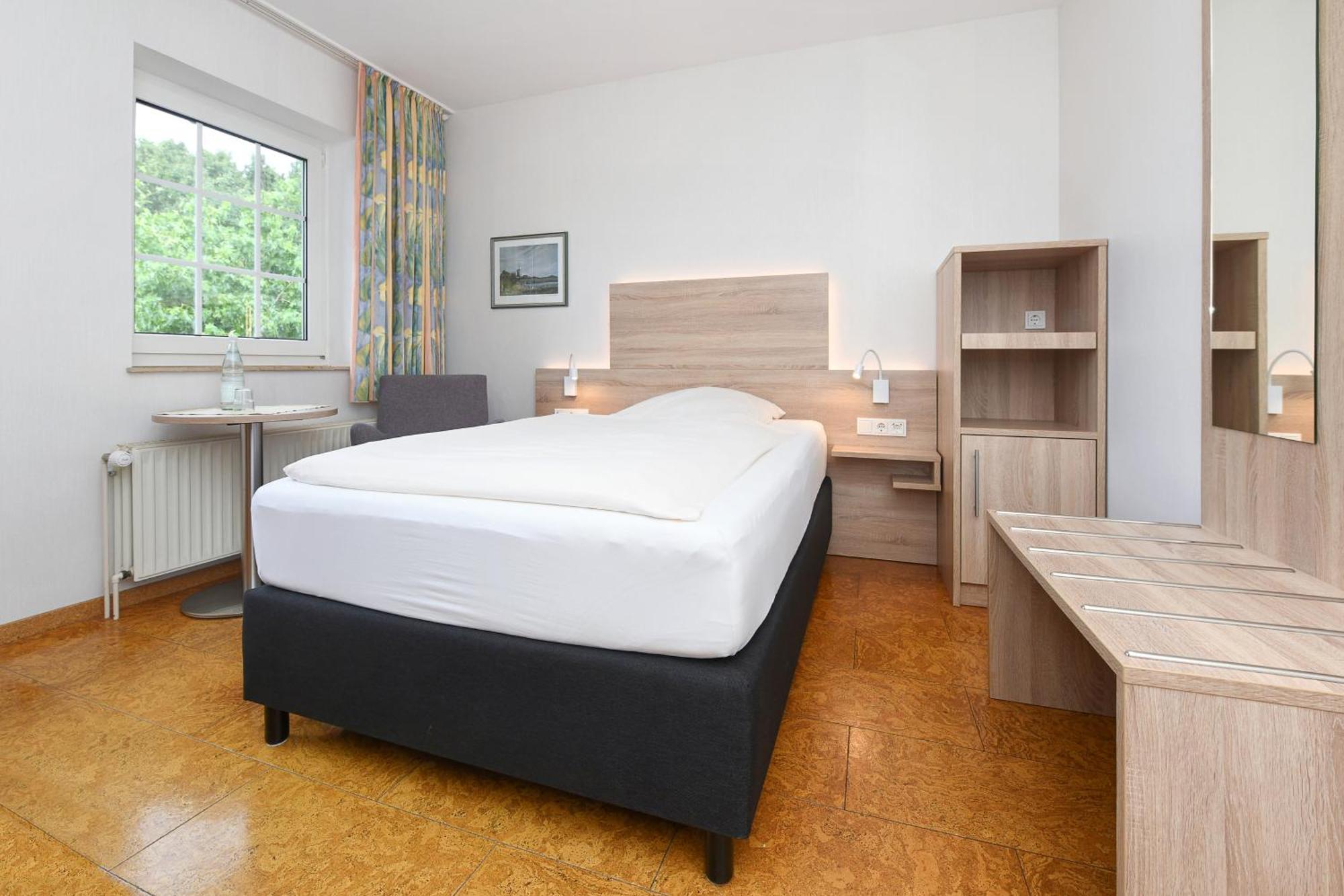 Hotel-Pension Stoertebeker ベンサージール エクステリア 写真